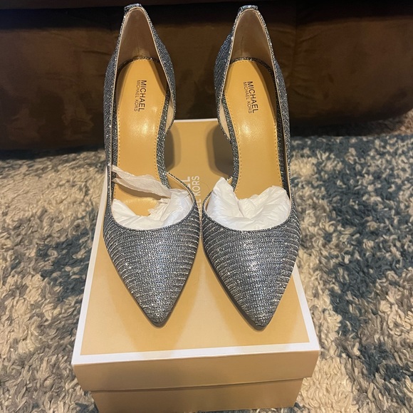 Michael Kors glitter chain mesh high pump, 8.5 M brand new in box - Picture 3 of 5